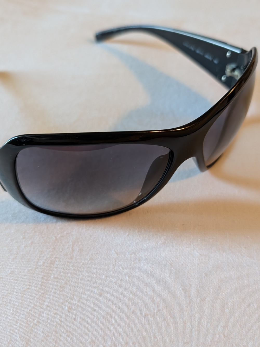 Versace Women's Black Sunglasses with Smoke Lenses - Picture 4 of 10